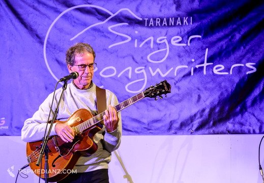 Singer Songwriters The Castle 22-05-26-3
